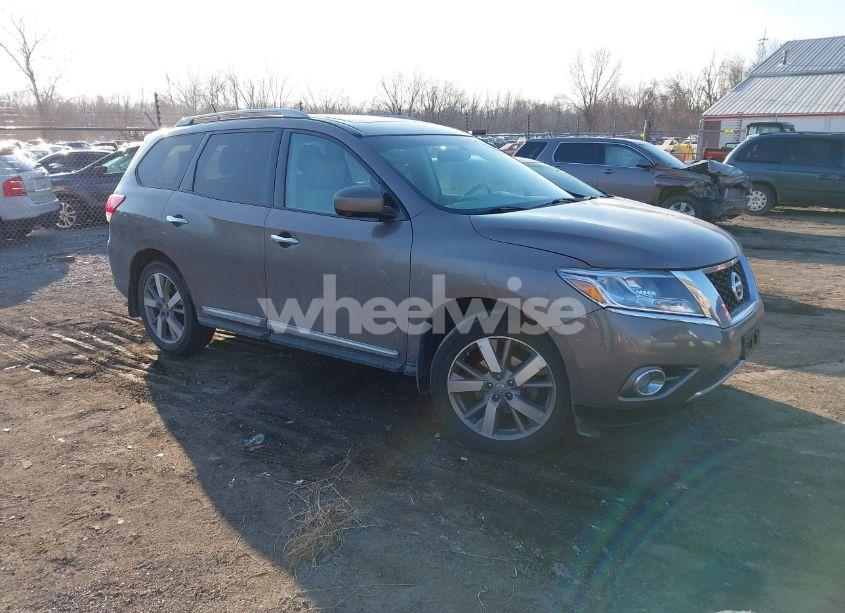 2014 Nissan Pathfinder PLATINUM (VIN 5N1AR2MM1EC702851) main photo