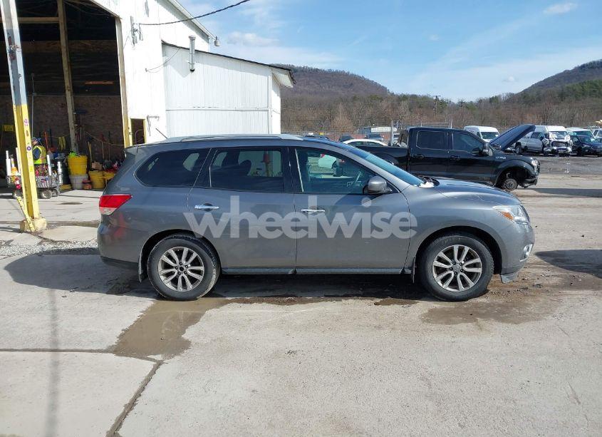 Photo 13 of 2015 Nissan Pathfinder S (VIN 5N1AR2MM1FC674597)