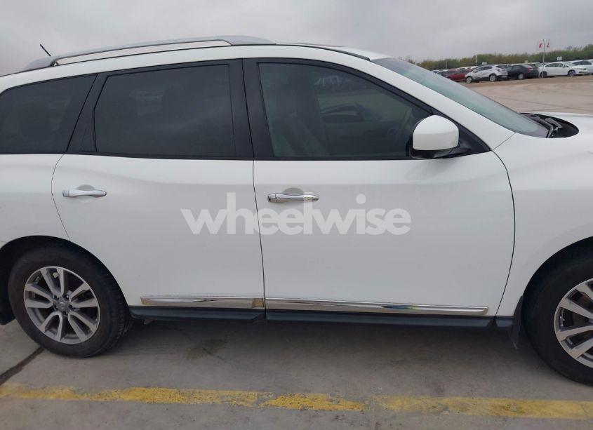 Photo 13 of 2015 Nissan Pathfinder SL (VIN 5N1AR2MM1FC708974)