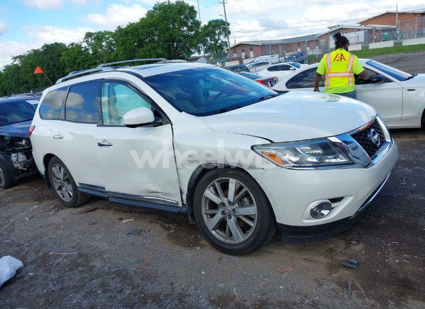 Photo 13 of 2016 Nissan Pathfinder PLATINUM (VIN 5N1AR2MM1GC605264)