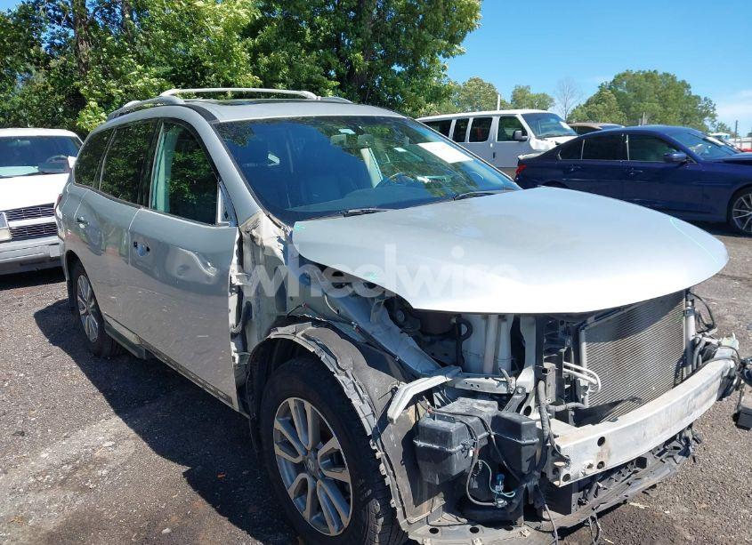 2016 Nissan Pathfinder SL (VIN 5N1AR2MM1GC611565) main photo