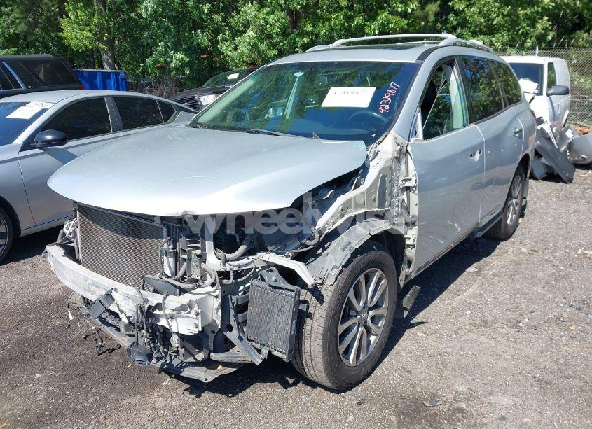 Photo 2 of 2016 Nissan Pathfinder SL (VIN 5N1AR2MM1GC611565)