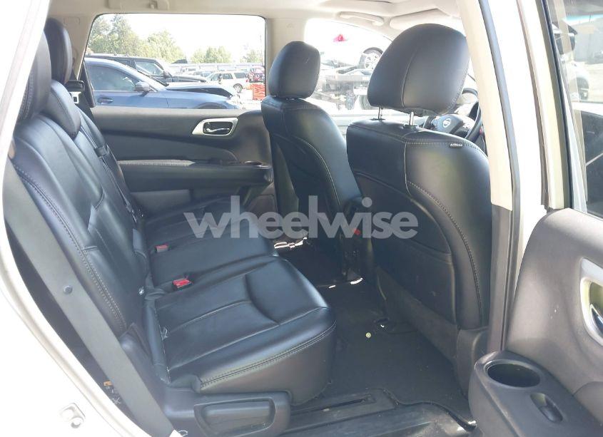 Photo 8 of 2016 Nissan Pathfinder SL (VIN 5N1AR2MM1GC611565)