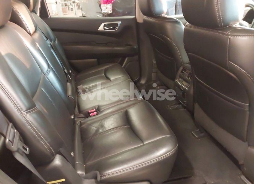 Photo 8 of 2016 Nissan Pathfinder SL (VIN 5N1AR2MM1GC617754)