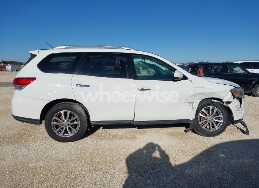 Photo 13 of 2016 Nissan Pathfinder PLATINUM/S/SL/SV (VIN 5N1AR2MM1GC617995)