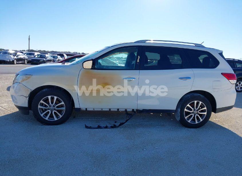 Photo 14 of 2016 Nissan Pathfinder PLATINUM/S/SL/SV (VIN 5N1AR2MM1GC617995)
