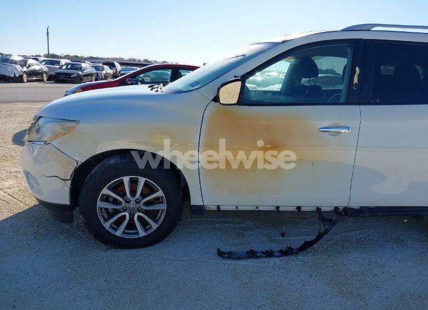 Photo 18 of 2016 Nissan Pathfinder PLATINUM/S/SL/SV (VIN 5N1AR2MM1GC617995)