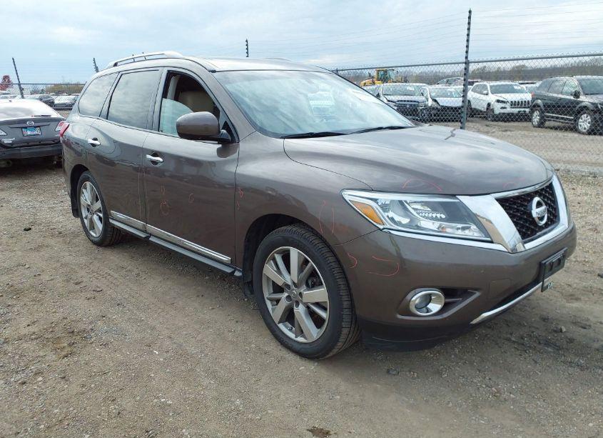 2016 Nissan Pathfinder PLATINUM (VIN 5N1AR2MM1GC655887) main photo