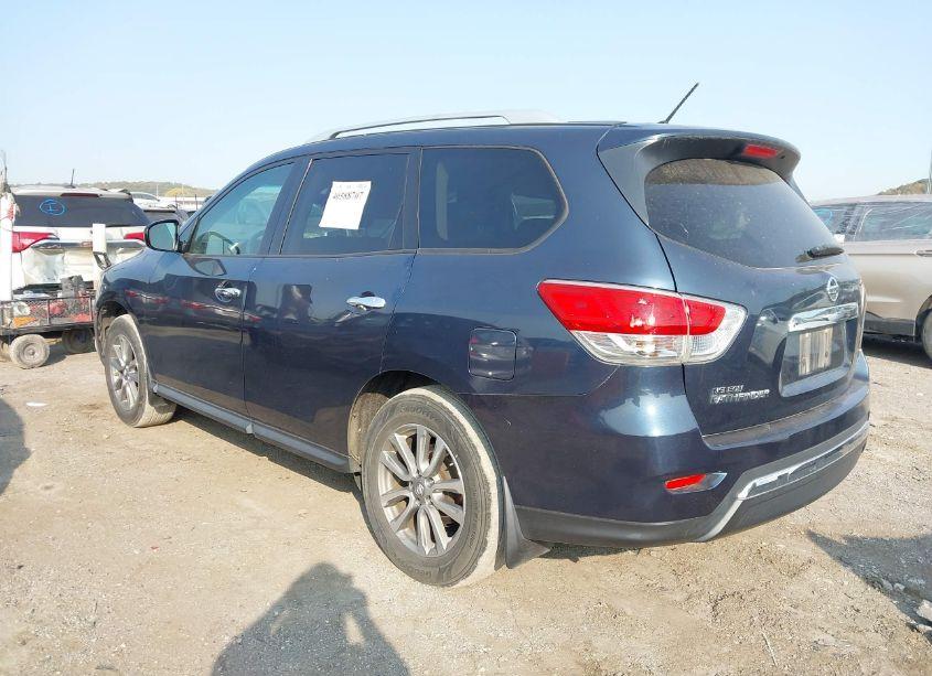 Photo 3 of 2016 Nissan Pathfinder S (VIN 5N1AR2MM1GC657851)