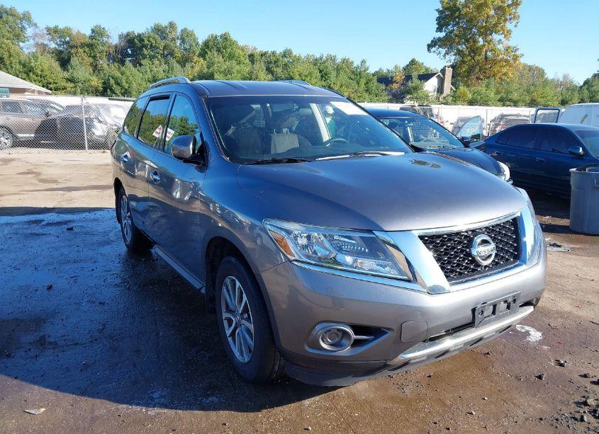 2016 Nissan Pathfinder S (VIN 5N1AR2MM1GC663066) main photo