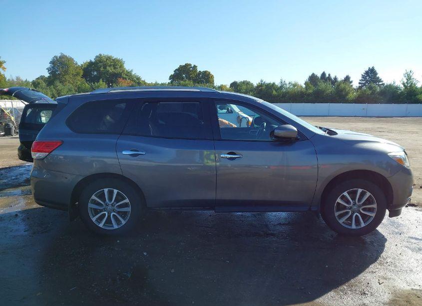 Photo 12 of 2016 Nissan Pathfinder S (VIN 5N1AR2MM1GC663066)