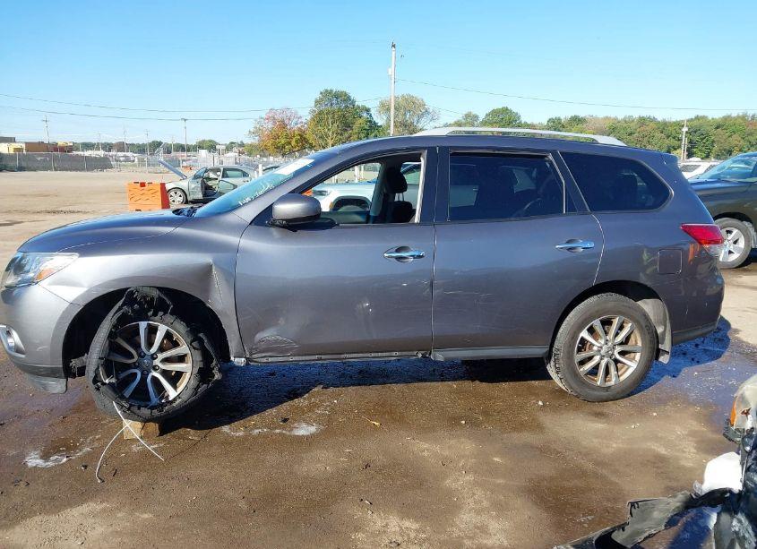 Photo 13 of 2016 Nissan Pathfinder S (VIN 5N1AR2MM1GC663066)