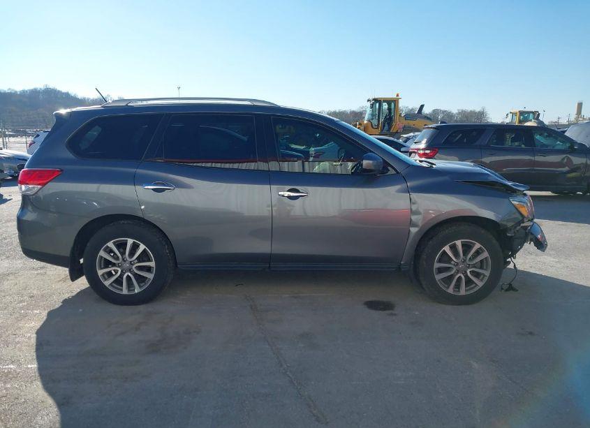 Photo 13 of 2016 Nissan Pathfinder SV (VIN 5N1AR2MM1GC664931)