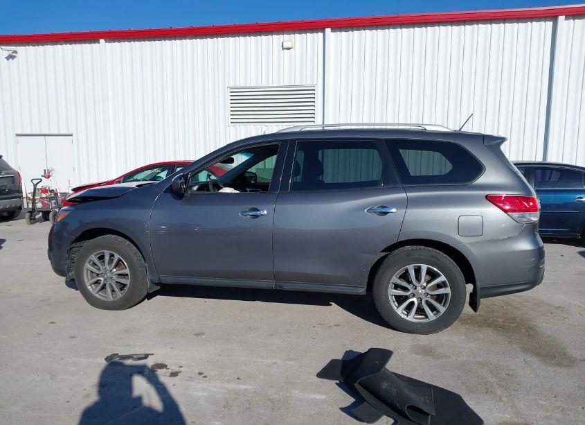 Photo 14 of 2016 Nissan Pathfinder SV (VIN 5N1AR2MM1GC664931)