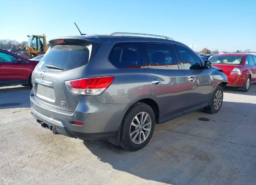 Photo 4 of 2016 Nissan Pathfinder SV (VIN 5N1AR2MM1GC664931)