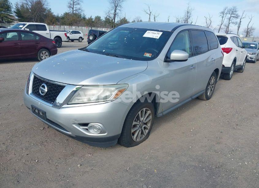 Photo 2 of 2013 Nissan Pathfinder S (VIN 5N1AR2MM2DC652525)
