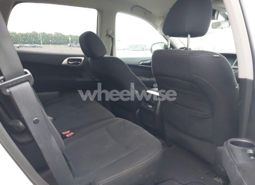 Photo 8 of 2013 Nissan Pathfinder SV (VIN 5N1AR2MM2DC663556)