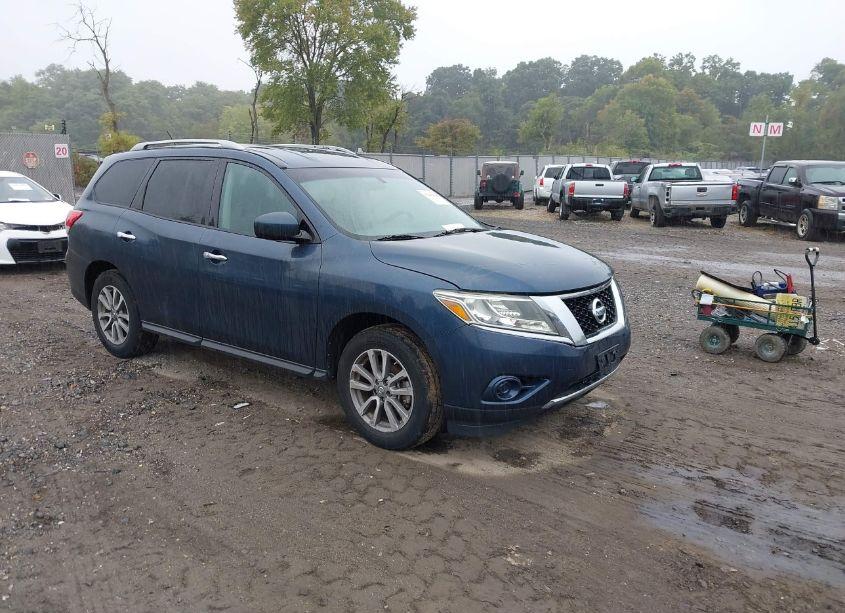 2014 Nissan Pathfinder SV (VIN 5N1AR2MM2EC640943) main photo