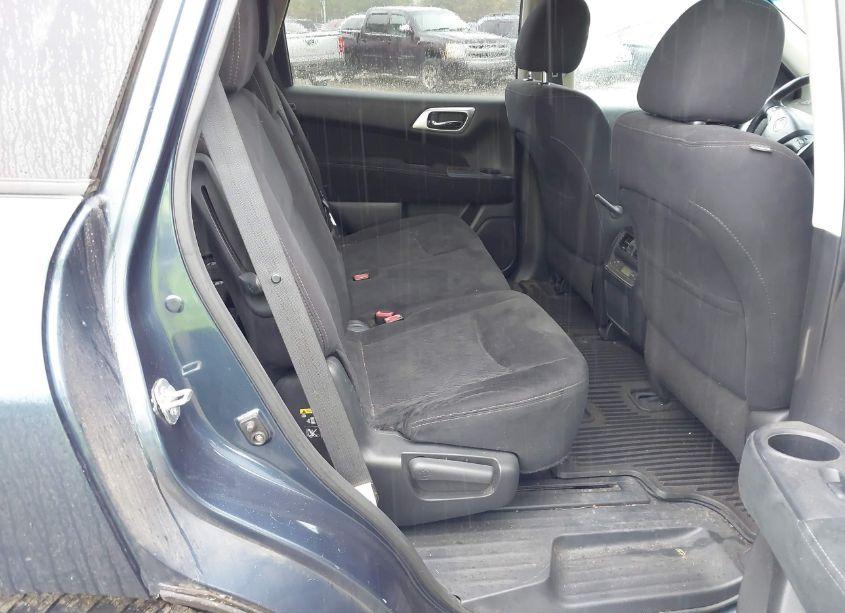 Photo 8 of 2014 Nissan Pathfinder SV (VIN 5N1AR2MM2EC640943)