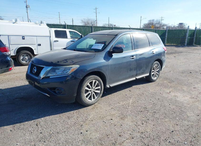 Photo 2 of 2014 Nissan Pathfinder S (VIN 5N1AR2MM2EC714619)
