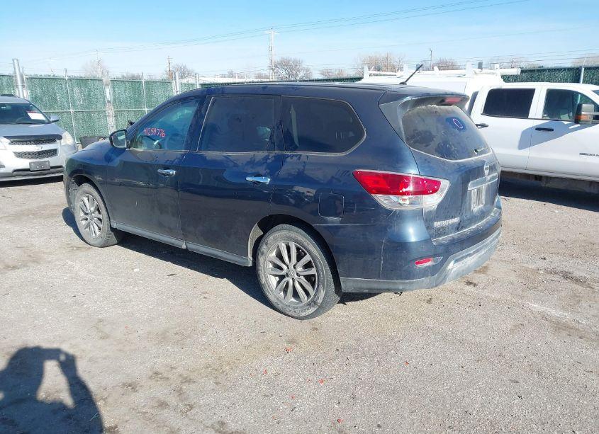 Photo 3 of 2014 Nissan Pathfinder S (VIN 5N1AR2MM2EC714619)