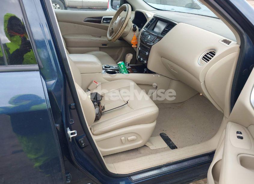 Photo 5 of 2014 Nissan Pathfinder PLATINUM/S/SL/SV (VIN 5N1AR2MM2EC721313)