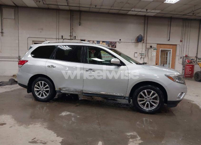 Photo 13 of 2015 Nissan Pathfinder SL (VIN 5N1AR2MM2FC600458)