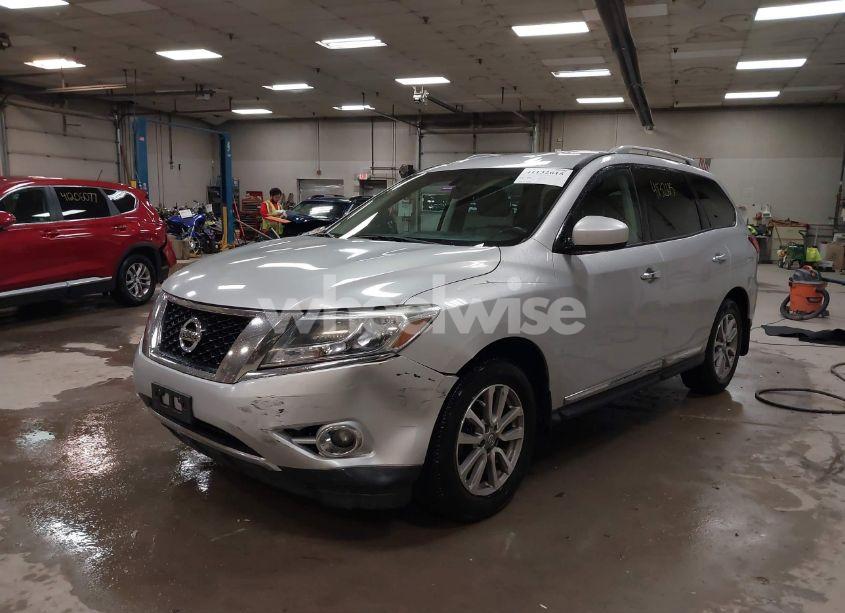 Photo 2 of 2015 Nissan Pathfinder SL (VIN 5N1AR2MM2FC600458)