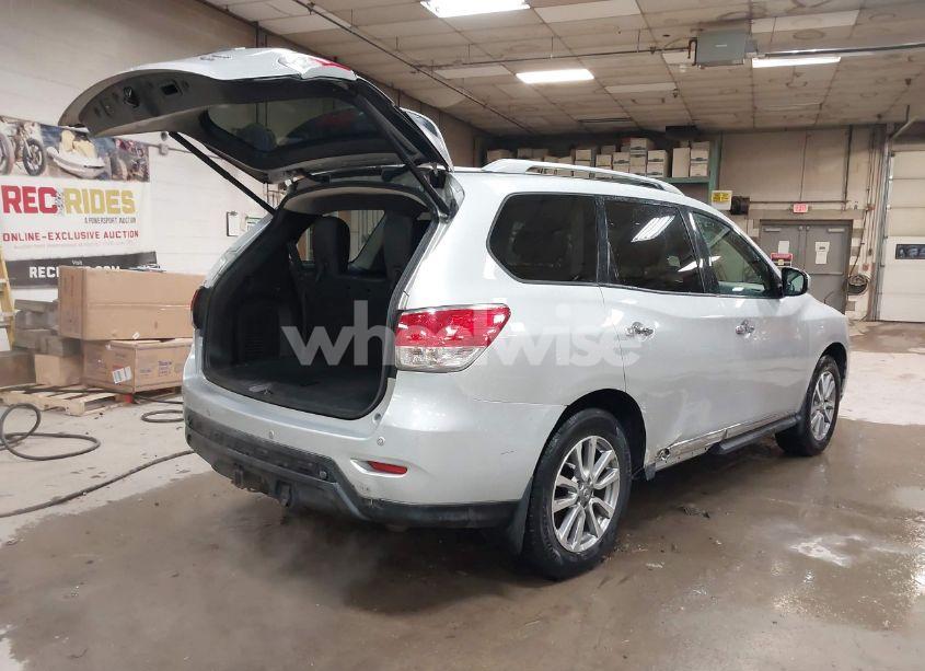 Photo 4 of 2015 Nissan Pathfinder SL (VIN 5N1AR2MM2FC600458)