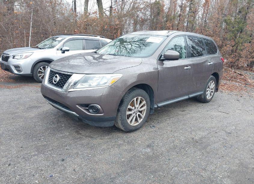 Photo 2 of 2015 Nissan Pathfinder S (VIN 5N1AR2MM2FC602873)