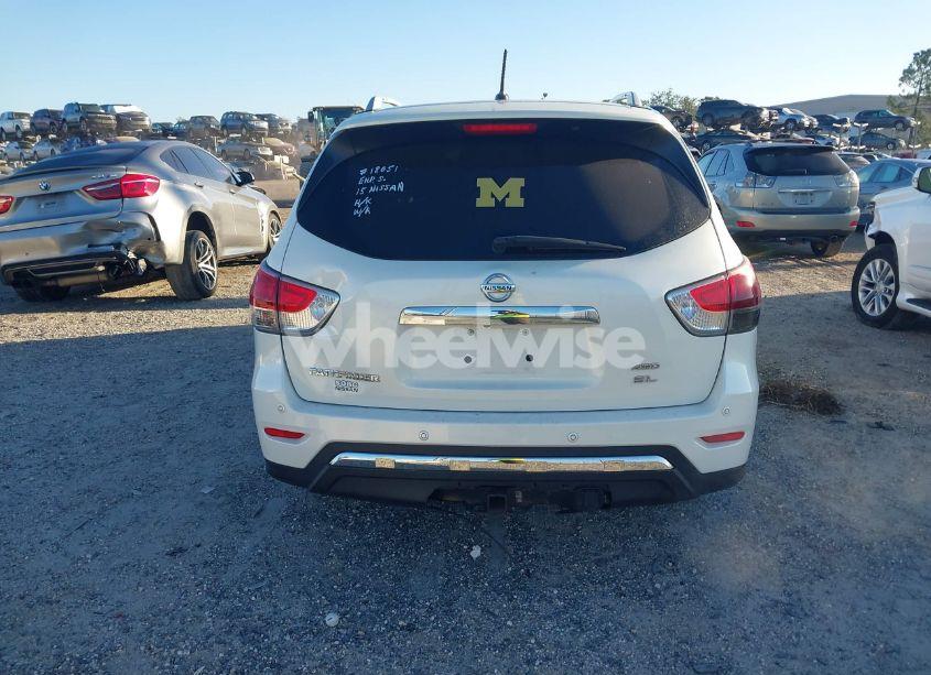 Photo 16 of 2015 Nissan Pathfinder SL (VIN 5N1AR2MM2FC701578)