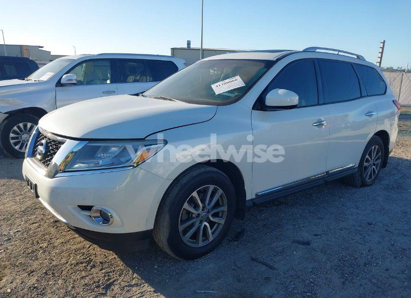 Photo 2 of 2015 Nissan Pathfinder SL (VIN 5N1AR2MM2FC701578)