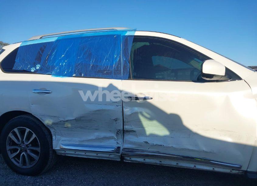 Photo 6 of 2015 Nissan Pathfinder SL (VIN 5N1AR2MM2FC701578)