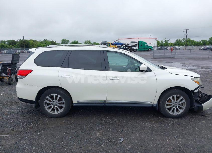 Photo 14 of 2016 Nissan Pathfinder SL (VIN 5N1AR2MM2GC634840)
