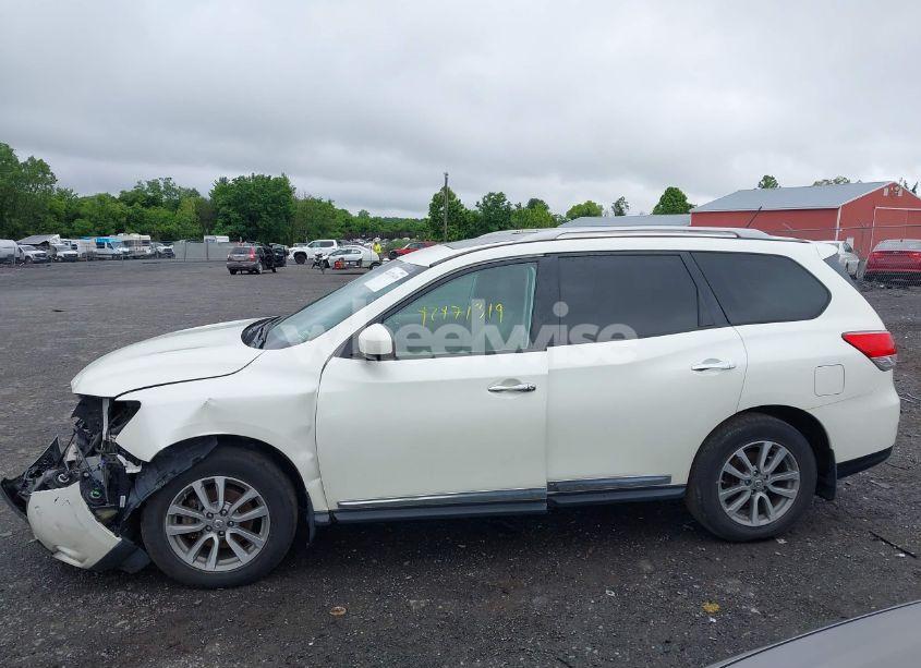 Photo 15 of 2016 Nissan Pathfinder SL (VIN 5N1AR2MM2GC634840)