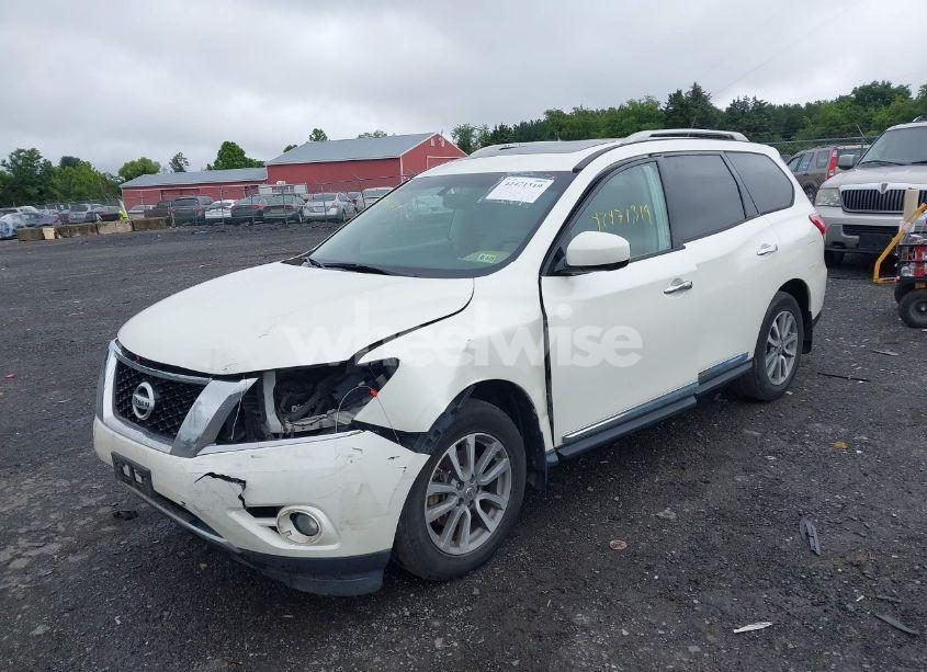 Photo 2 of 2016 Nissan Pathfinder SL (VIN 5N1AR2MM2GC634840)