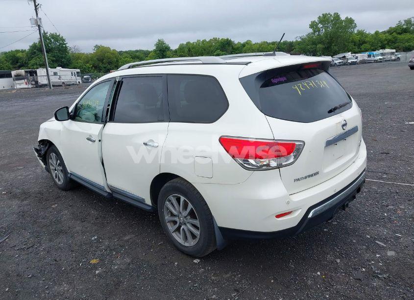 Photo 3 of 2016 Nissan Pathfinder SL (VIN 5N1AR2MM2GC634840)