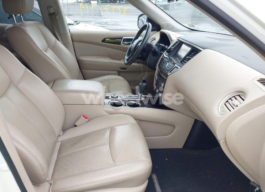 Photo 5 of 2016 Nissan Pathfinder SL (VIN 5N1AR2MM2GC634840)