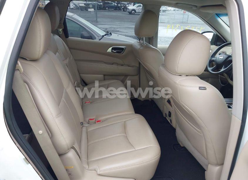 Photo 8 of 2016 Nissan Pathfinder SL (VIN 5N1AR2MM2GC634840)