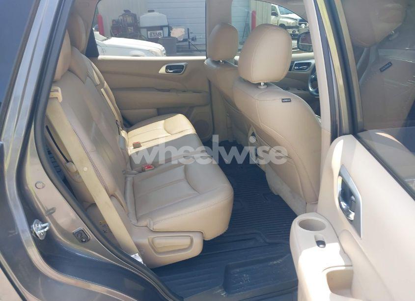 Photo 8 of 2016 Nissan Pathfinder SL (VIN 5N1AR2MM2GC655123)