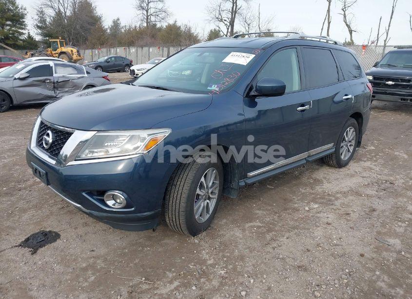 Photo 2 of 2013 Nissan Pathfinder SL (VIN 5N1AR2MM3DC603625)