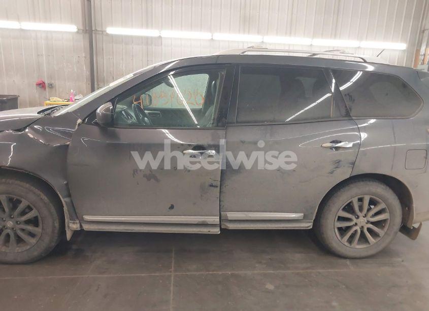 Photo 15 of 2013 Nissan Pathfinder SL (VIN 5N1AR2MM3DC625317)