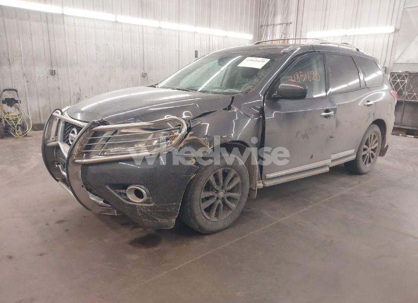 Photo 2 of 2013 Nissan Pathfinder SL (VIN 5N1AR2MM3DC625317)