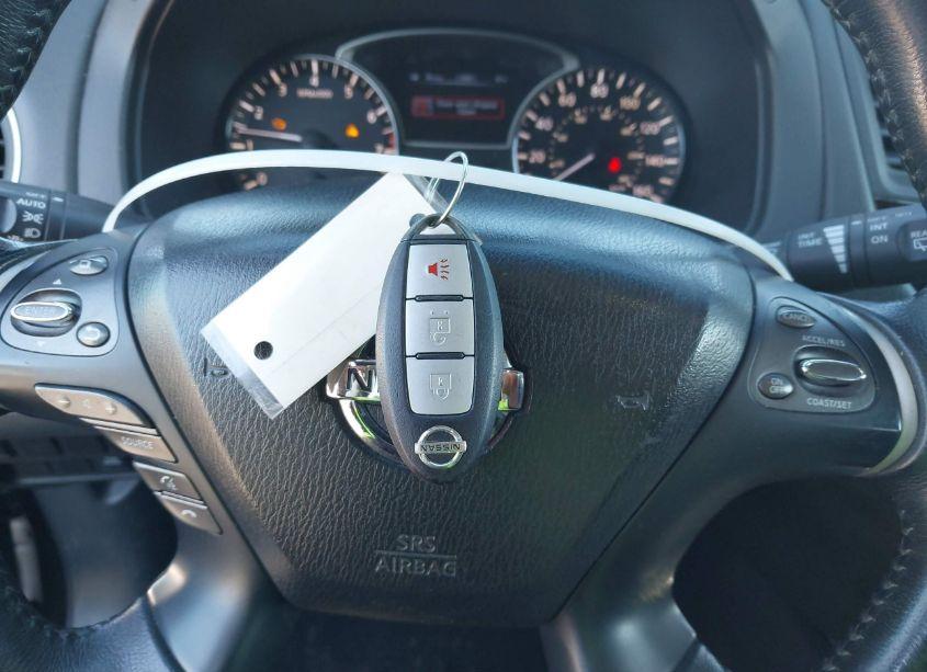 Photo 11 of 2013 Nissan Pathfinder SV (VIN 5N1AR2MM3DC671942)