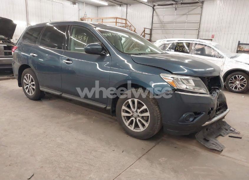 2014 Nissan Pathfinder S (VIN 5N1AR2MM3EC606834) main photo