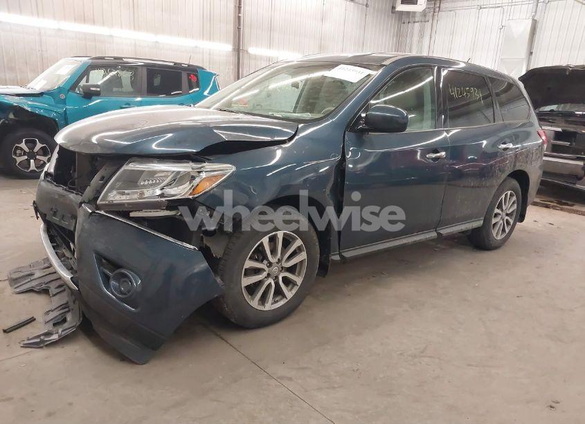 Photo 2 of 2014 Nissan Pathfinder S (VIN 5N1AR2MM3EC606834)