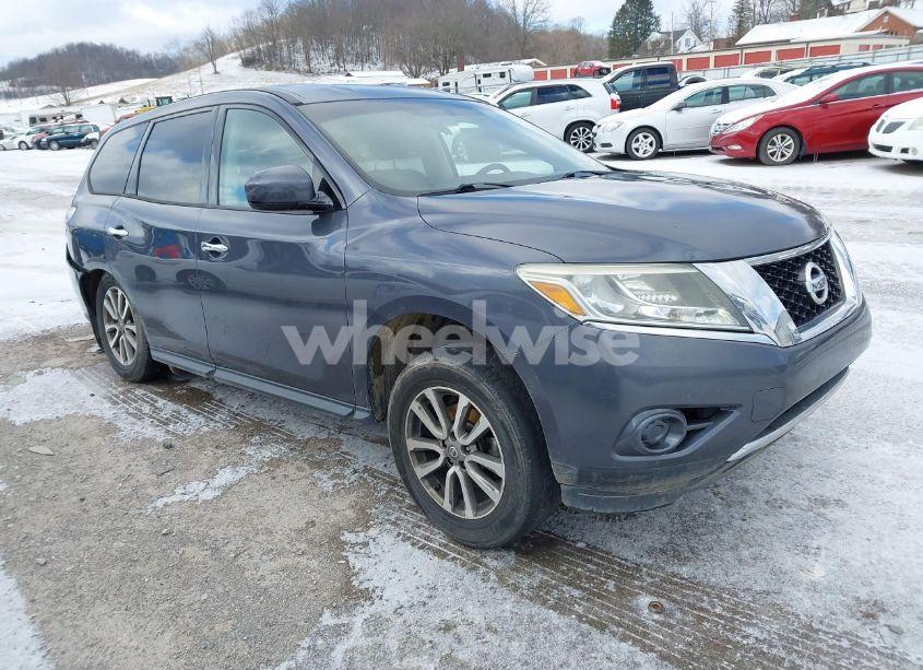 2014 Nissan Pathfinder S (VIN 5N1AR2MM3EC611595) main photo