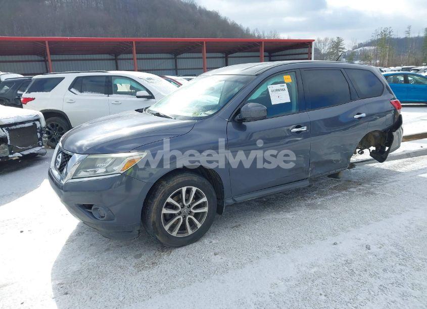 Photo 2 of 2014 Nissan Pathfinder S (VIN 5N1AR2MM3EC611595)