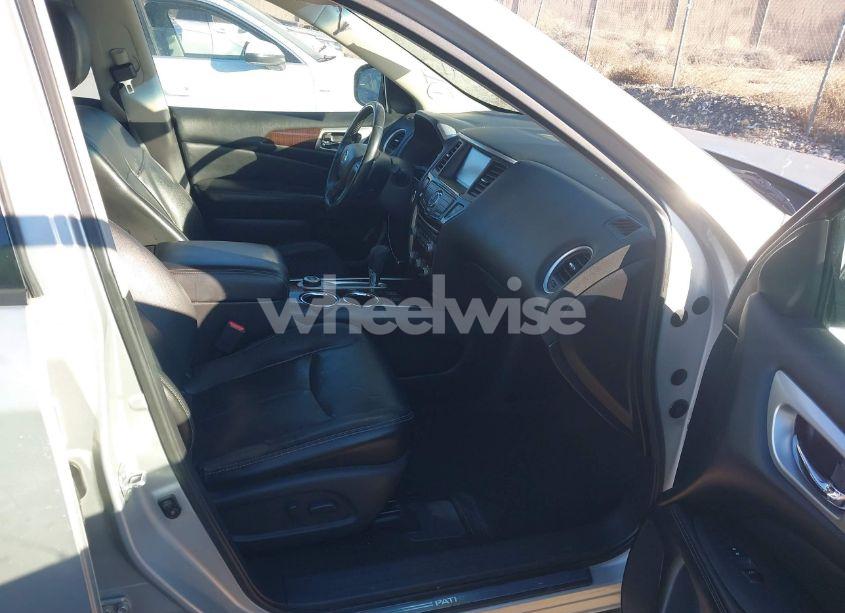 Photo 5 of 2014 Nissan Pathfinder SL (VIN 5N1AR2MM3EC662692)