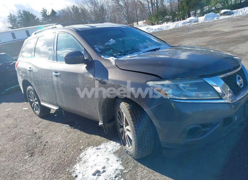 2015 Nissan Pathfinder S (VIN 5N1AR2MM3FC648969) main photo